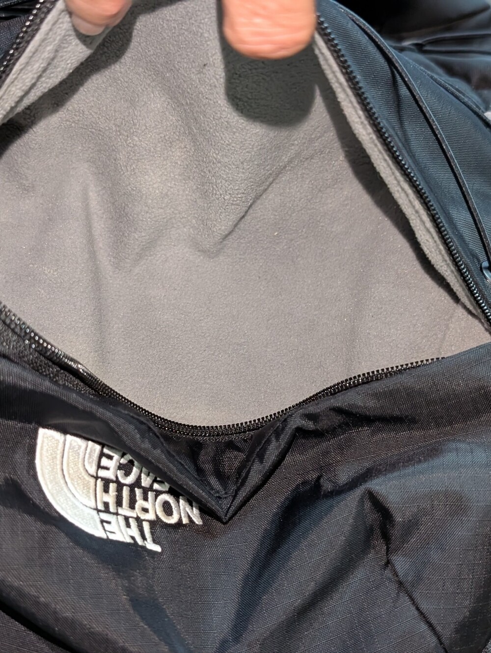 Northface Borealis Luxe Backpack- Black - Picture 4 of 12
